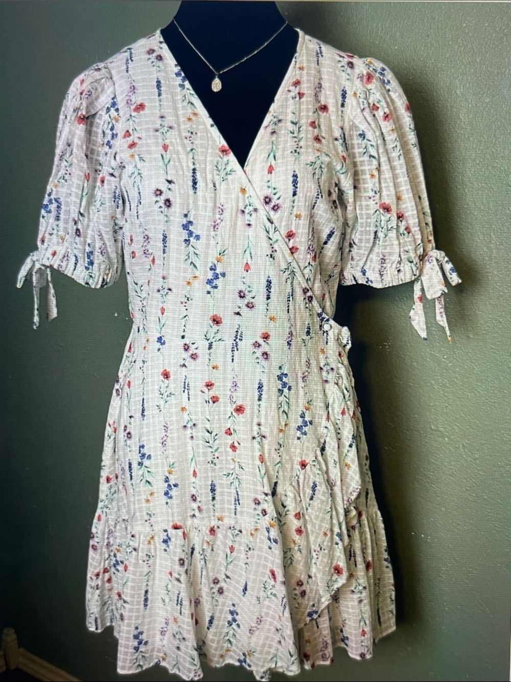 #0100- LC Lauren Conrad size M
White Floral Wrap 
Mini Dress  Multi-Color Blooms